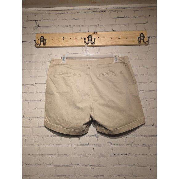 Old Navy khaki shorts size 14 * - Picture 2 of 3